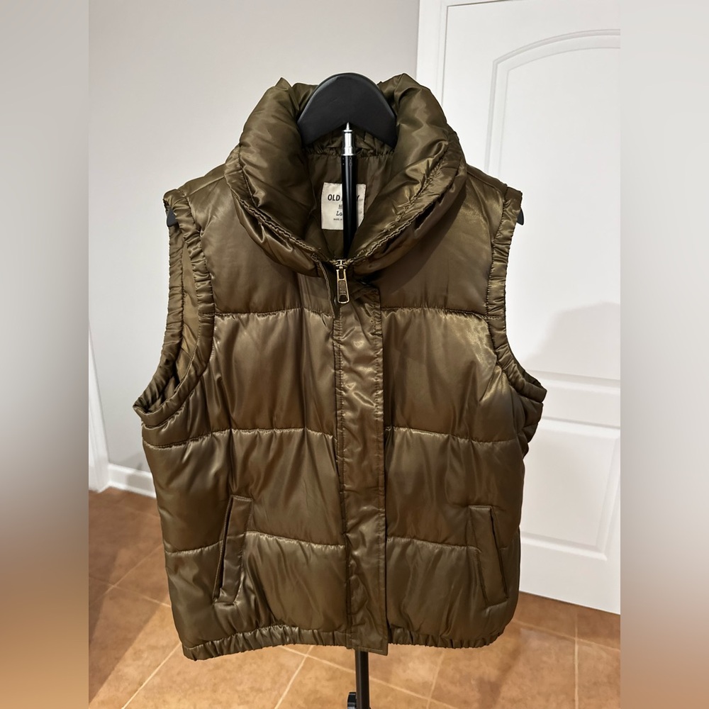 Old Navy Olive Green Quilted Puffer Vest
